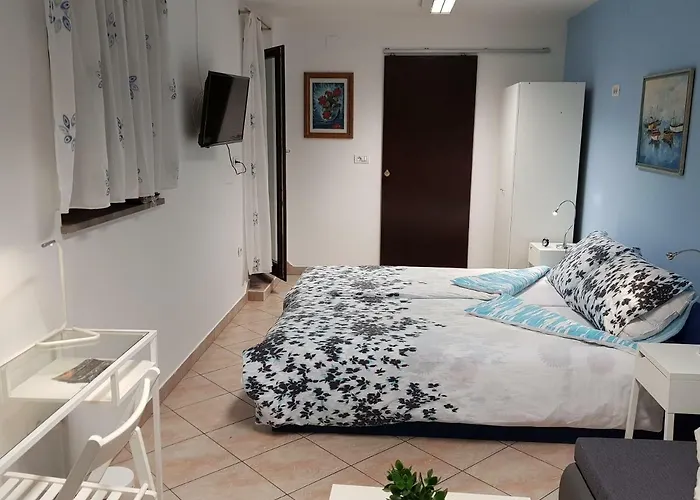 L&M Room